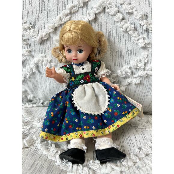 Madame Alexander 8 inch Doll Germany International Collection - Picture 1 of 5